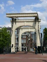 skinny-bridge-amsterdam